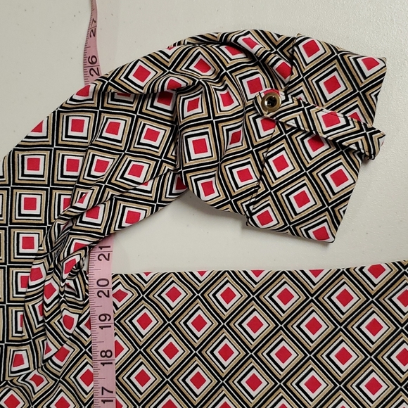 ROZ & ALI Abstract square print zip front Large turned up button sleeve top - Picture 5 of 7